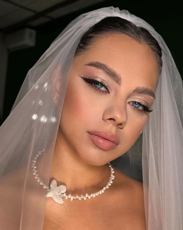 Bride's makeup 🤍

It was probably the longest lesson, but the result is ❤️‍🔥