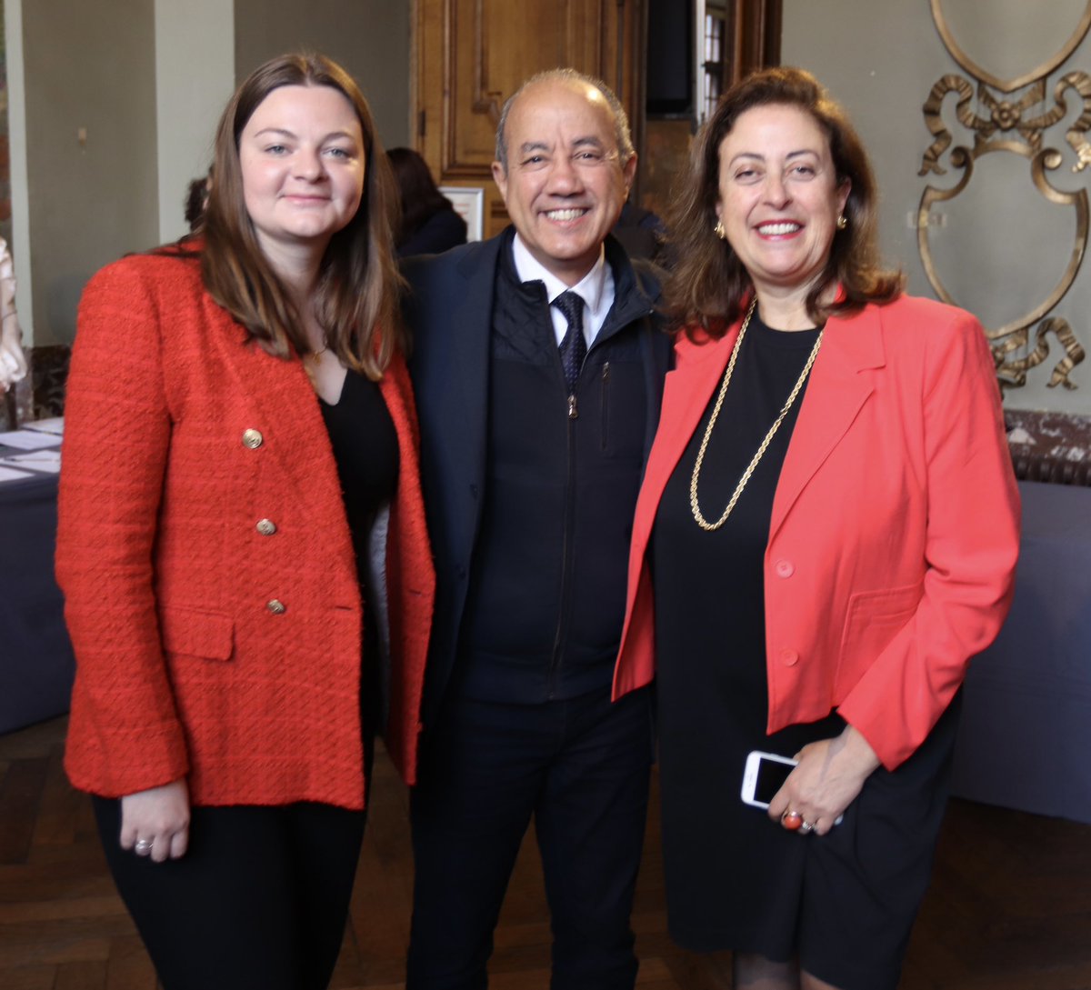 Jour de #CMToulouse 

👏🏻 Bienvenue à notre collègue Annamaria Tripicchio Rogier, nouvelle conseillère municipale déléguée en charge de l'accueil des nouveaux habitants.