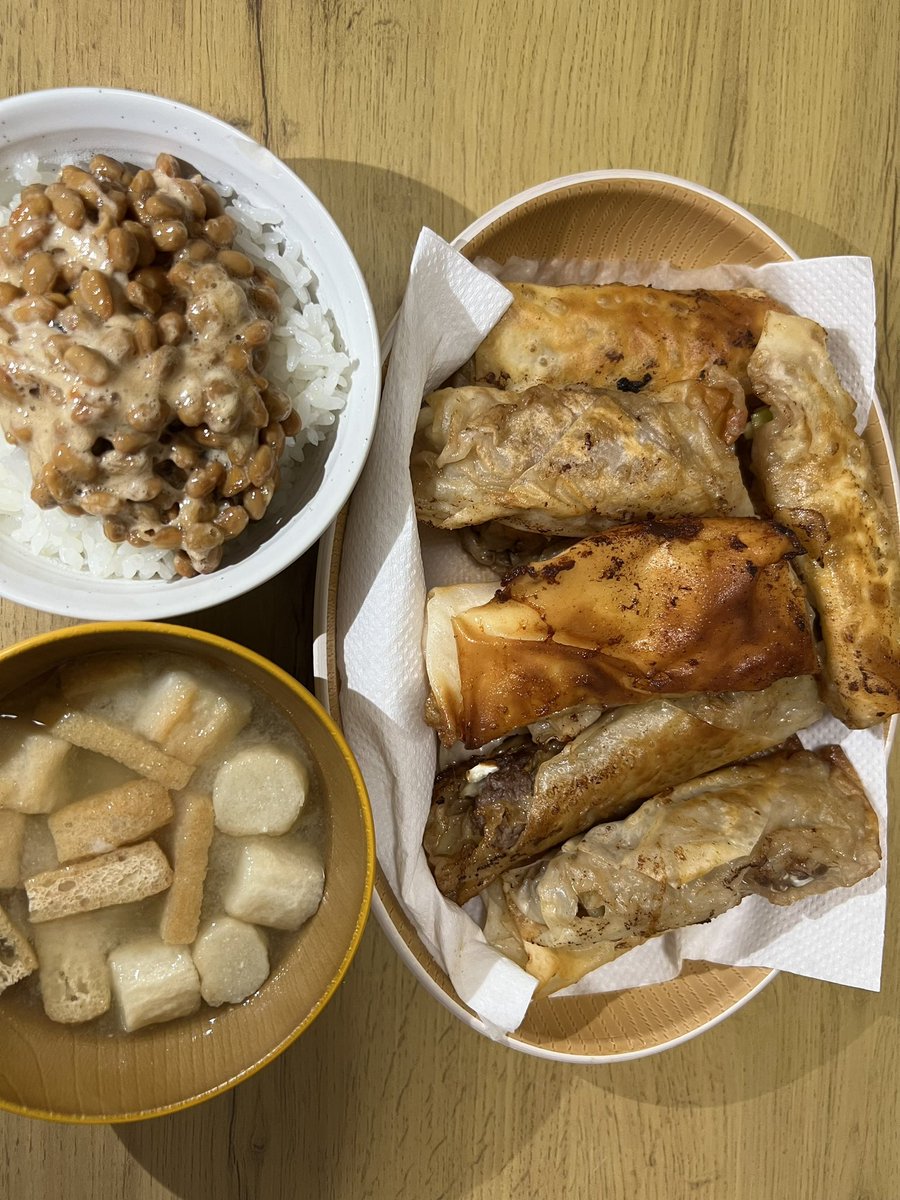 TsSpEGTr3ggbnau's tweet image. 日勤終わり。今日はプールお休み🥲
晩御飯は肉春巻きを頬張ります😆✨✨