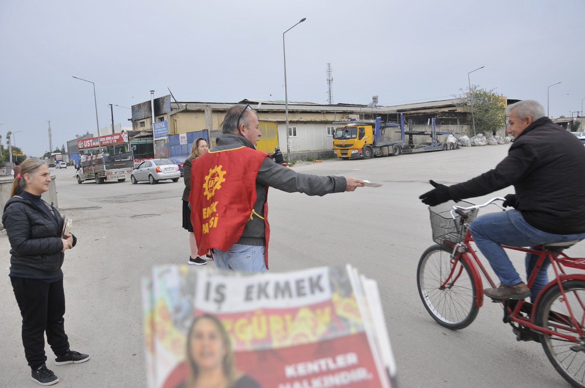 Şakirpaşa Yeni Sanayi işçilerine sabah iş başı yapmadan önce seslendik. 📍Emek bizim, kent bizim!