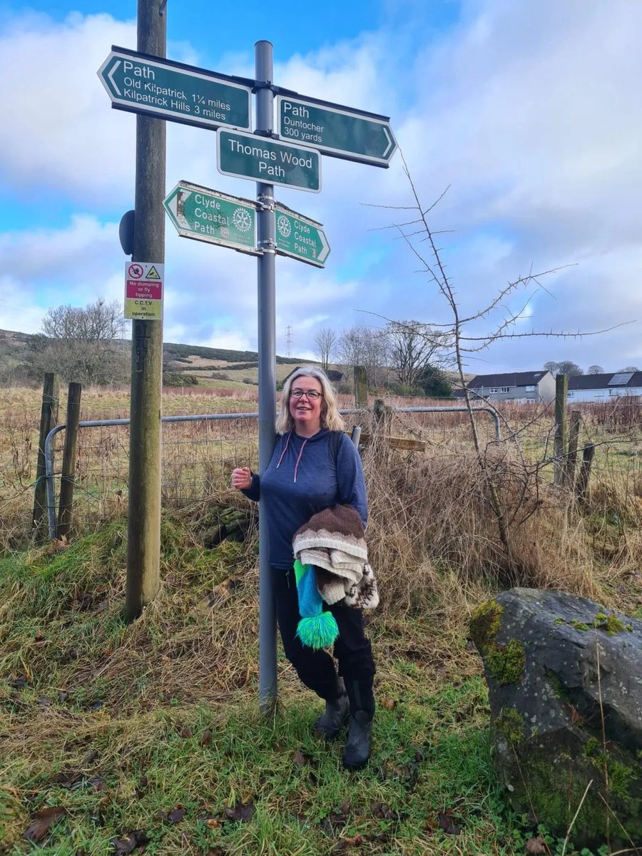 It seems @glasgow_kat has been finding perfect @FingerpostFri spots on her latest Green Belts Walk - this time she takes in some of Antonine Wall from Kilpatrick. Spoiler alert: More #FingerPostFriday pics in the blog 👇 aprs.scot/green-belt-wal…