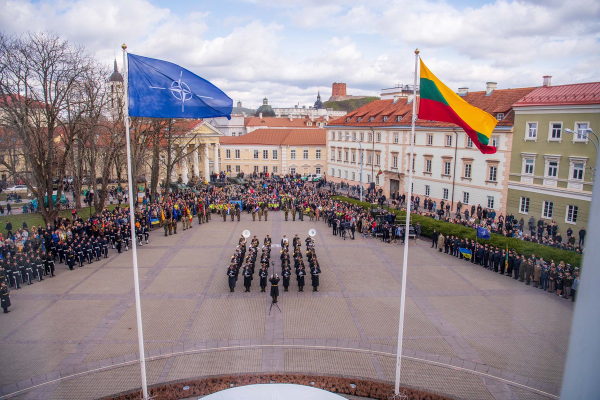 What was the best decision Lithuania made in recent history? It was to join #NATO.
 
20 years ago, Lithuania chose to be part of Western collective security.

Today we are united &amp; stronger than ever. Today our goal must be to help #Ukraine win.
