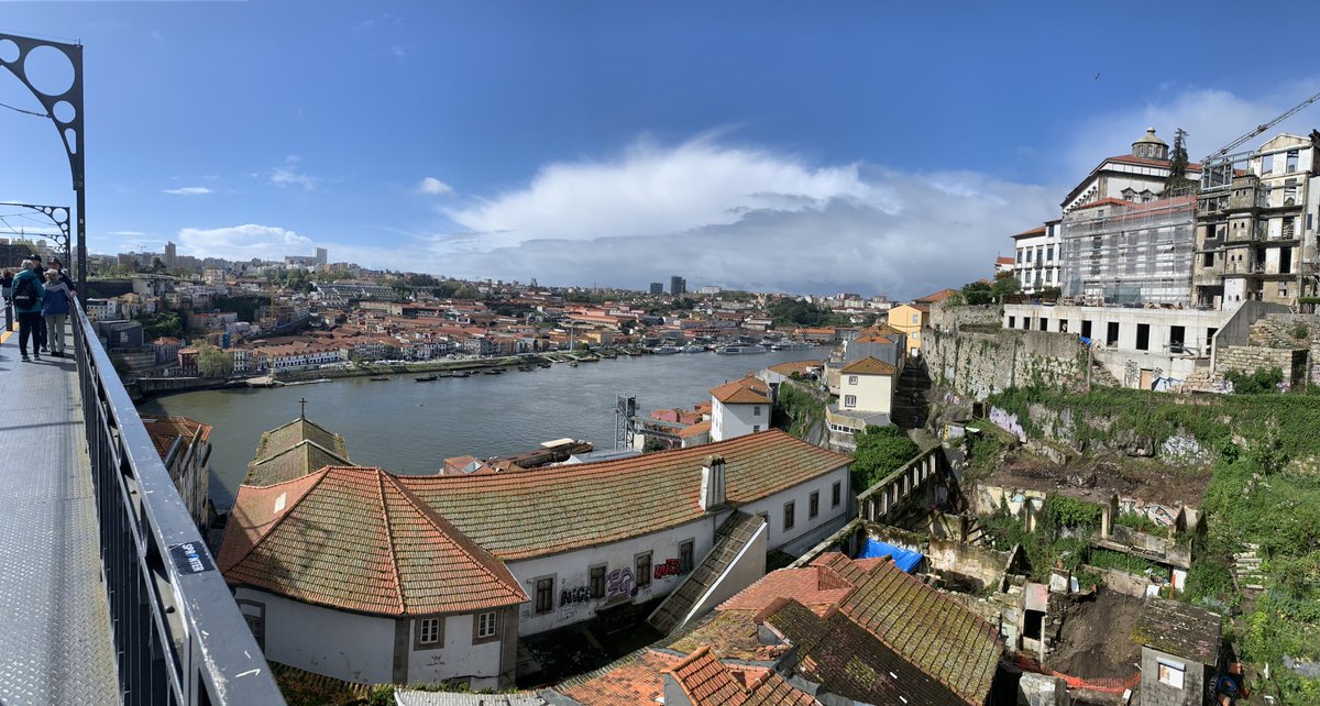 Buenos días prepusssss!!!!
Como os dije el último día de stream, esta semana estamos de vacas en Oporto. El lunes volvemos con vuestro random favorito.