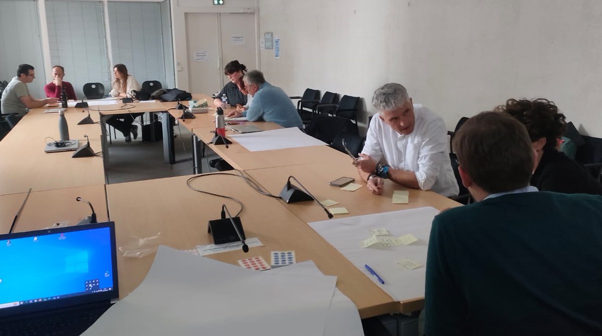 Hier, <a href="/lafibre64/">Syndicat Mixte La Fibre64</a> et <a href="/Prefet64/">Préfet des Pyrénées-Atlantiques</a> ont organisé le premier Comité Technique d'élaboration de la feuille de route 2024-2027 des #COPIN64 (France Numérique Ensemble).
Plusieurs participants ont ainsi identifié les chantiers prioritaires pour l'#inclusion #numérique de tous dans #le64.