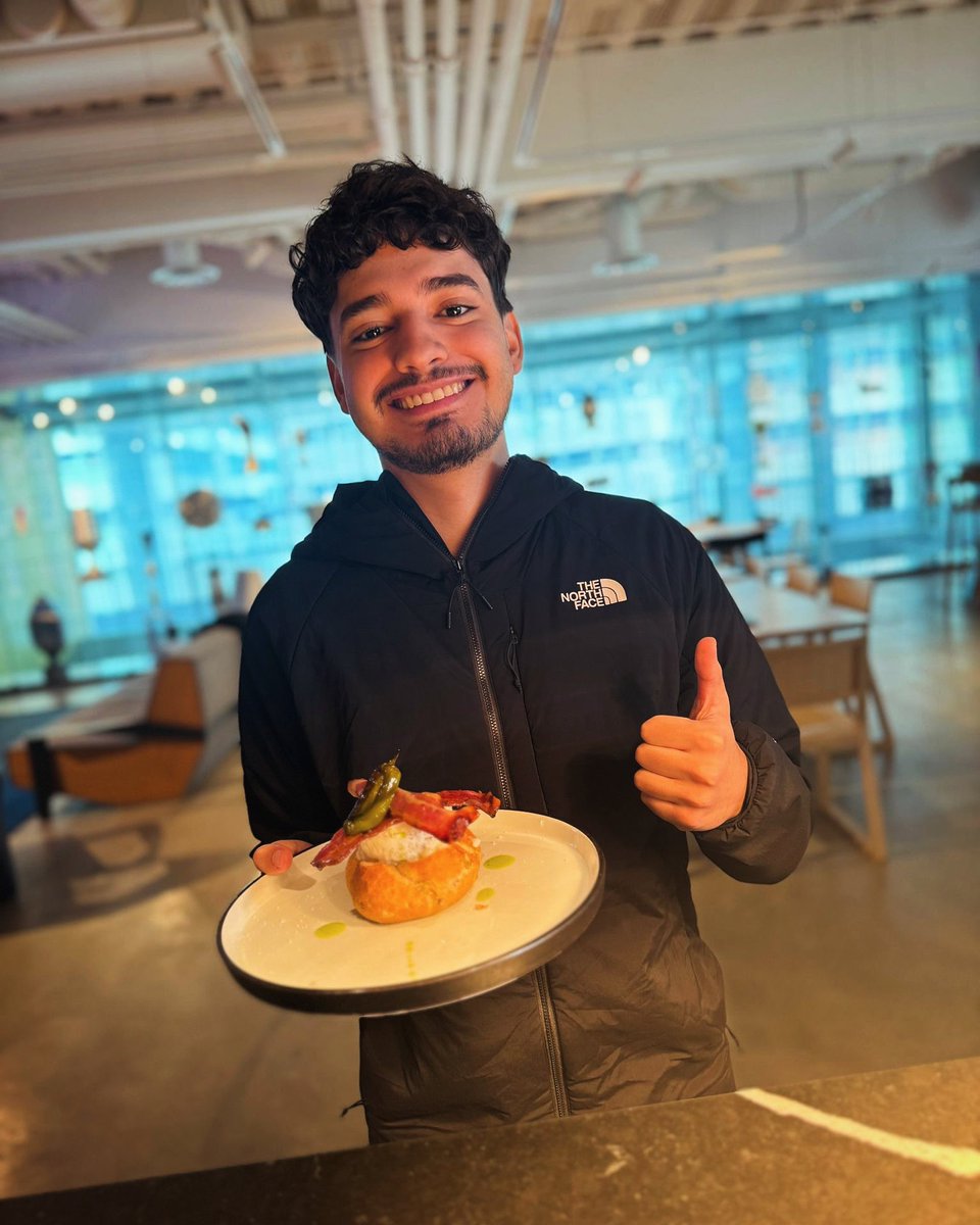 megabites_ctr's tweet photo. Brunch bliss in every bite, eggs benedict for @skullzcs 

#eggsbenedict #csgo #letsgoliquid https://t.co/um1qAWpbuu
