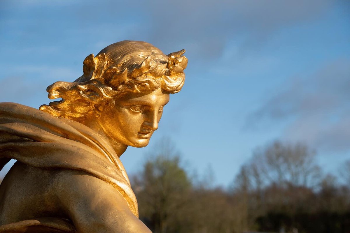 🇫🇷 Le groupe sculpté du bassin d’Apollon brille de mille feux 🌍 The sculpted group of the Apollo’s fountain shines brightly