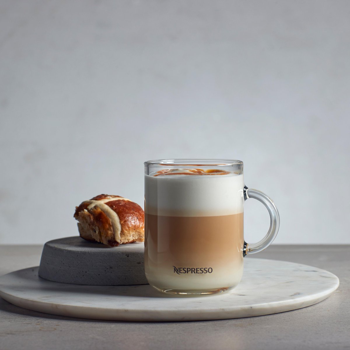 Who needs a hot cross bun when you can drink a Hot Cross Bun Latte? ☕ Hop on over to The Nespresso Bar this Bank Holiday weekend to try one! Find us at 74-75 Old Broad Street, open all weekend excluding Sunday.