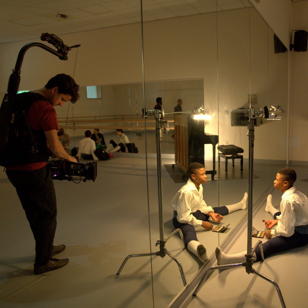 ARRIChannel's tweet image. Out now: @Disney's "Madu" tells the story of Anthony Madu, a 12-year-old from Lagos chasing his ballet dream in England. DPs Motheo Moeng &amp;amp; Charlie Goodger chose #ALEXAMiniLF &amp;amp; #SignaturePrimes for reliability in various climates, cinematic clarity, detail, and texture.