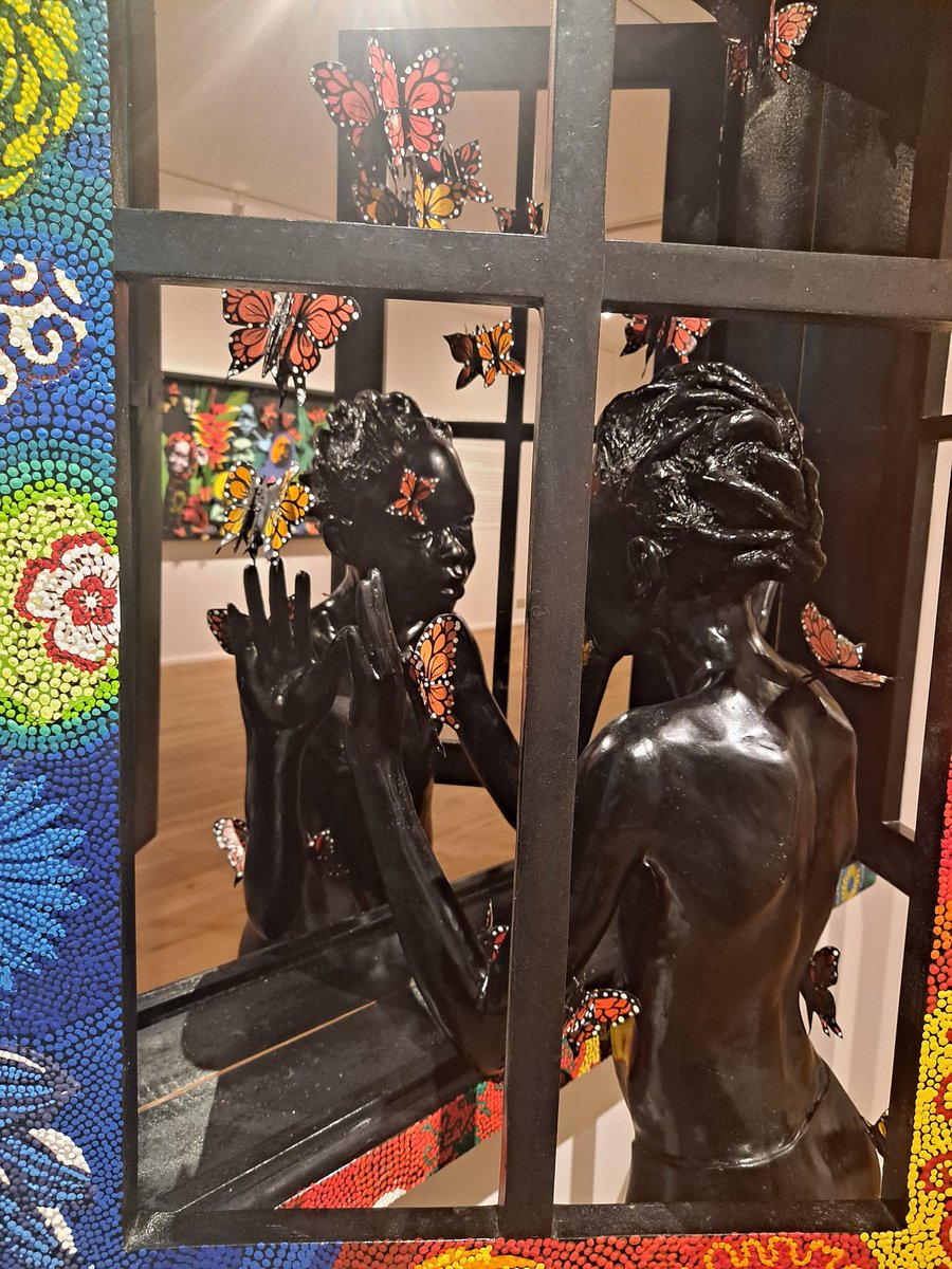 Hannah Hutchings-Georgiou (@hhgsparkles) on Twitter photo I had the honour of talking to artist Peju Alatise (<a href="/pejutheartist/">peju alatise</a>) for <a href="/ElephantMag/">Elephant Magazine</a> about her gorgeous art, Yoruba mythology, her girl hero Sim, childhood & uplifting marginalised children & their imaginary worlds when they endure the unimaginable🦋👇🌈
elephant.art/discovering-th… I had the honour of talking to artist Peju Alatise (<a href="/pejutheartist/">peju alatise</a>) for <a href="/ElephantMag/">Elephant Magazine</a> about her gorgeous art, Yoruba mythology, her girl hero Sim, childhood & uplifting marginalised children & their imaginary worlds when they endure the unimaginable🦋👇🌈
elephant.art/discovering-th…