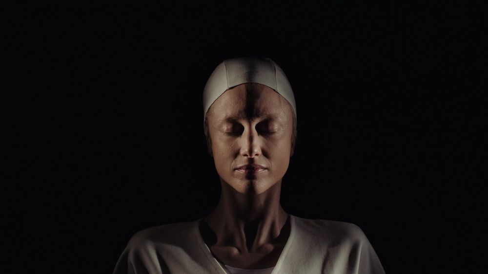 AimPublicity's tweet photo. ‘Disturbing, unsettling & oddly, deeply, emotionally resonant... a gory, allegorical & thematically devastating crack to the senses that slithers & nests in the mind long after the credits roll' @JunsuiFilms
#Possessor #BrandonCronenberg #LimitedEdition out now @SecondSightFilm https://t.co/99J4agAOdT
