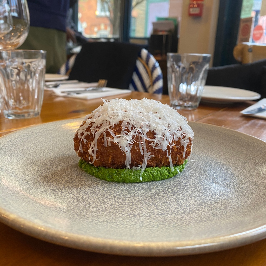 Wild garlic season has well and truly arrived 🌱 Strozzapretti, wild garlic pesto, stracciatella & focaccia crumb - new to our lunch menu. And the return of an iconic Cin Cin dish, our rabbit crochette with wild garlic pesto. Try our April menus now.