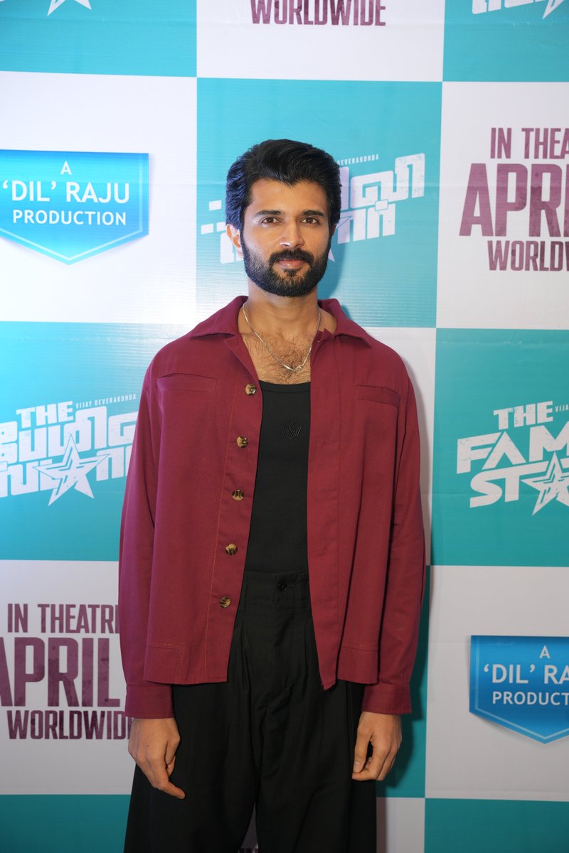 igtelugu's tweet image. Candid clicks from #FamilyStar Press Meet.

#VijayDeverakonda #FamilyStarTrailer #FamilyStarOnApril5th #indiaglitztelugu