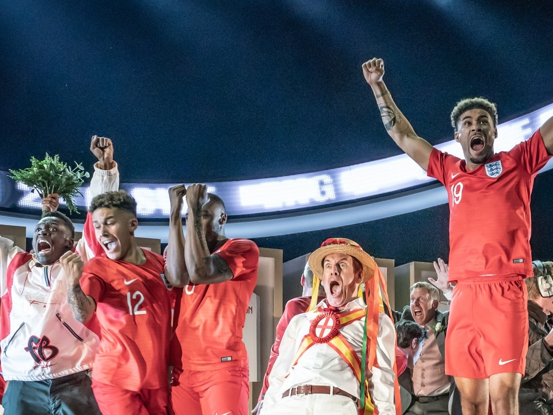 NationalTheatre's tweet image. Bank Holiday mode activated ✅

📸 @brennerphotos, Johan Persson, @MarkDouet