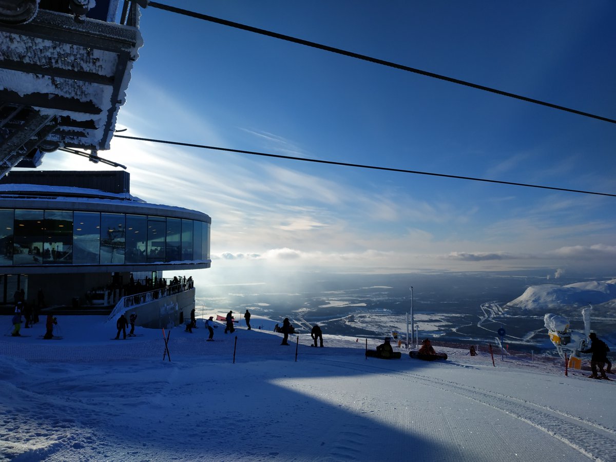 ProSkiPro's tweet image. Хибины (Кировск) - традиционное место закрытия сезона, где ХОРОШИЙ снег бывает аж до конца апреля, а кататься можно ещё и на майские. В этом сезоне у нас группы
- с 7 по 12 апреля
- c 14 по 19 апреля
 proski.pro/kirovsk-2023-2…