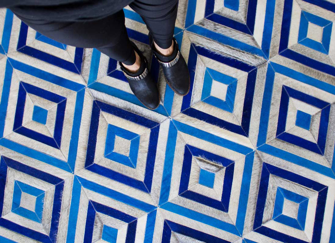 Obsessed 🔷

Blue Diamond Cowhide Rug

shinerugs.com

#ShineLoves #ShineRugs #cowhide #cowhiderug #patchworkcowhide #customrug #luxuryrug #homestyle #interiordesign #homedecor #uniquerug