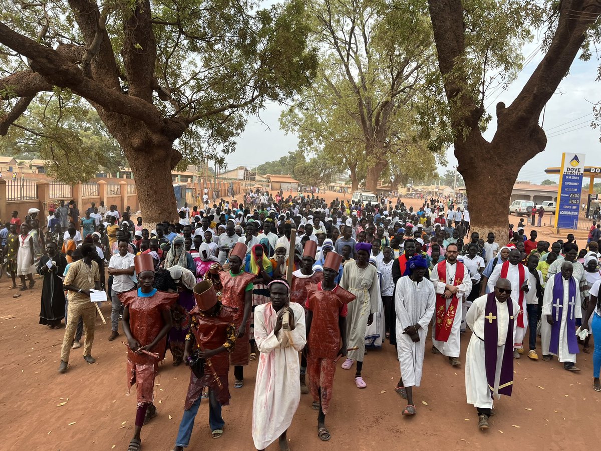 orlamtreacy's tweet image. Good Friday, Way of The Cross in Rumbek 🙏🏿