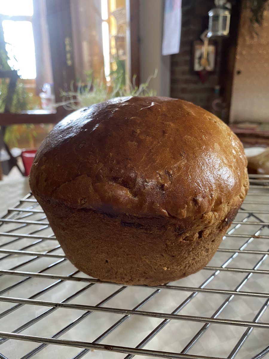 C’era una volta la fiòcca per la créscia dóce de Pasqua!
Ce la farà ad essere infioccata prima che arrivi una cavalletta??? 
Buon venerdì Santo