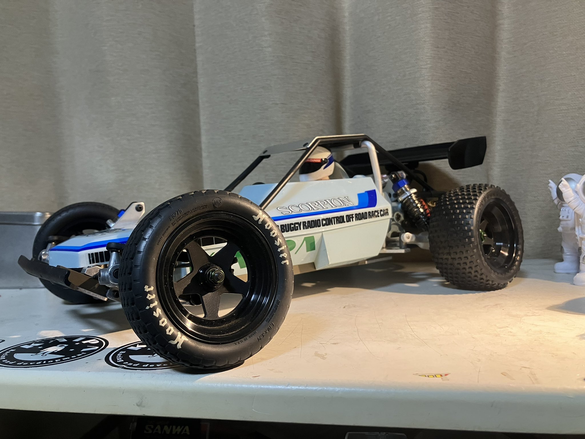 ラジコン・スコーピオン(ボディー無し) Amazon.co.jp: 京商 1/10 電動2WD ターボスコーピオン 組み立て