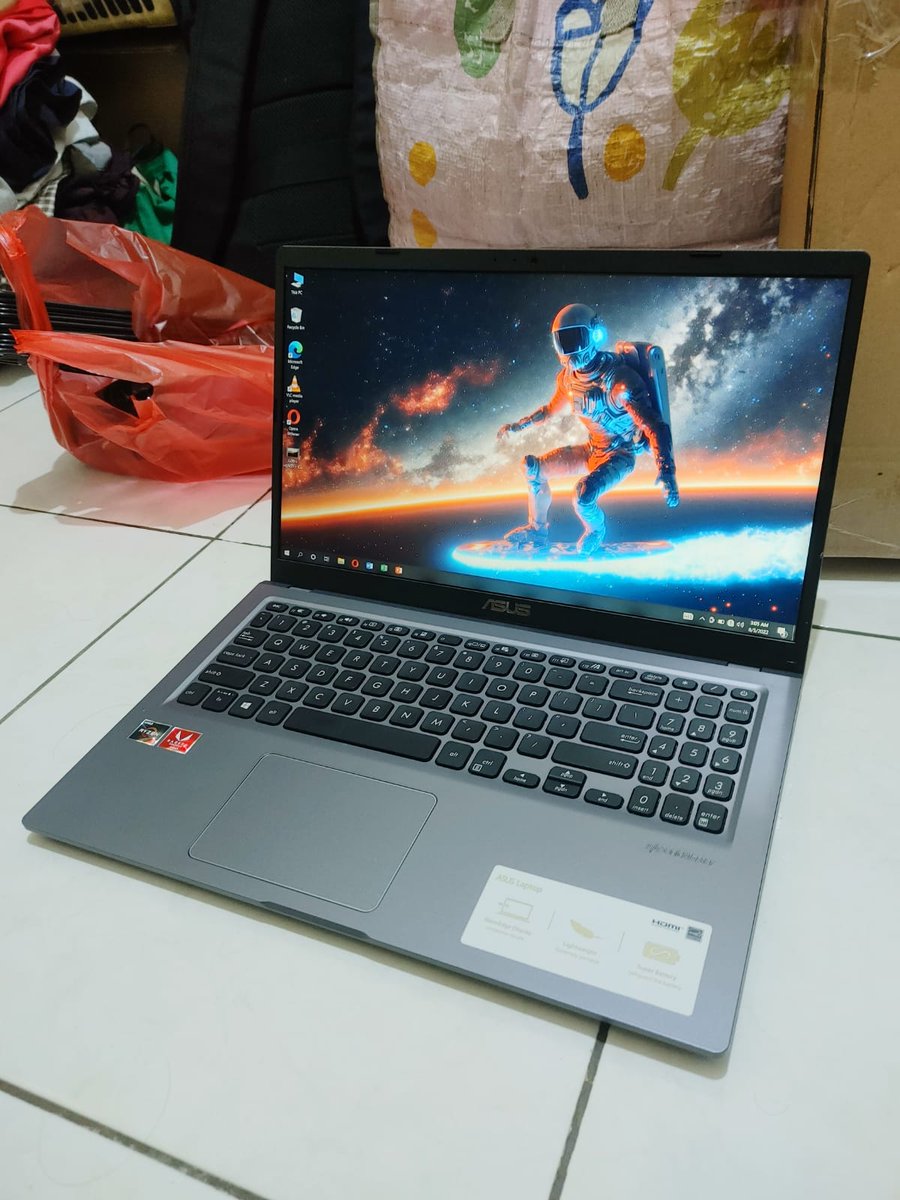 #wts
Asus X515DA 15inch
Kelengkapan: Unit dan Charger

Body 90%
Spec:
Layar 15inch FHD IPS
Ryzen 5 3500U
VGA Vega 8 2GB
RAM 8GB
SSD 256GB
Windows 10

5jt nego edisi ramadhan #zonauangᅠ