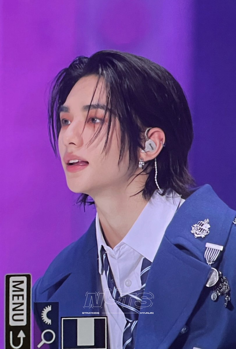 240329
#현진 #hyunjin
#스트레이키즈 #straykids