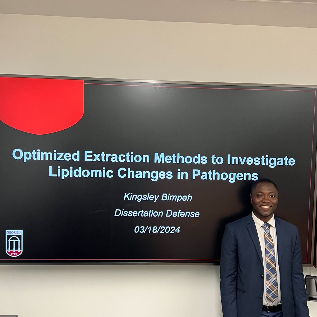 KM_Hines's tweet image. It&apos;s been an exciting month for the #HinesLabUGA... We have our first THREE PhDs from the group! Congratulations to Dr. Keerthi Appala, Dr. Kingsley Bimpeh, and Dr. Christian Freeman!  I&apos;m so proud of you! @keerthy_appala @CFreeChem @BimpehKingsley @UGAChemistry