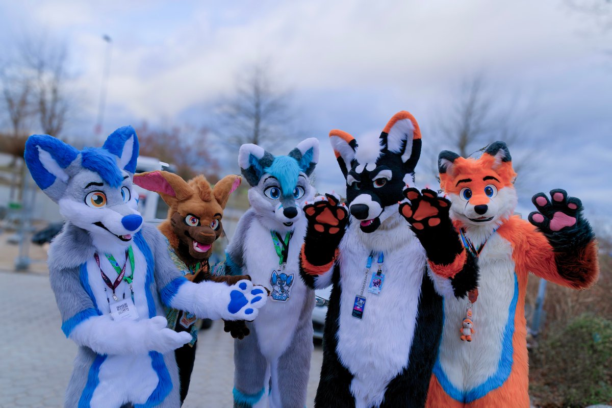 It's #FursuitFriday !

📷 <a href="/TenzotheTiger/">Tenzo</a>