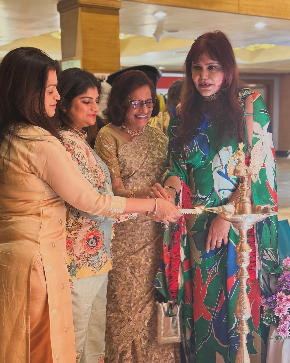 As #GuestOfHonor for #shailatrust lighting the ceremonial #lamp Good causes, altruistic efforts are most rewarding. That inimitable buoyancy of impacting lives in a positive way! What a double whammy it was to shop knowing proceeds would go toward great causes adopted
