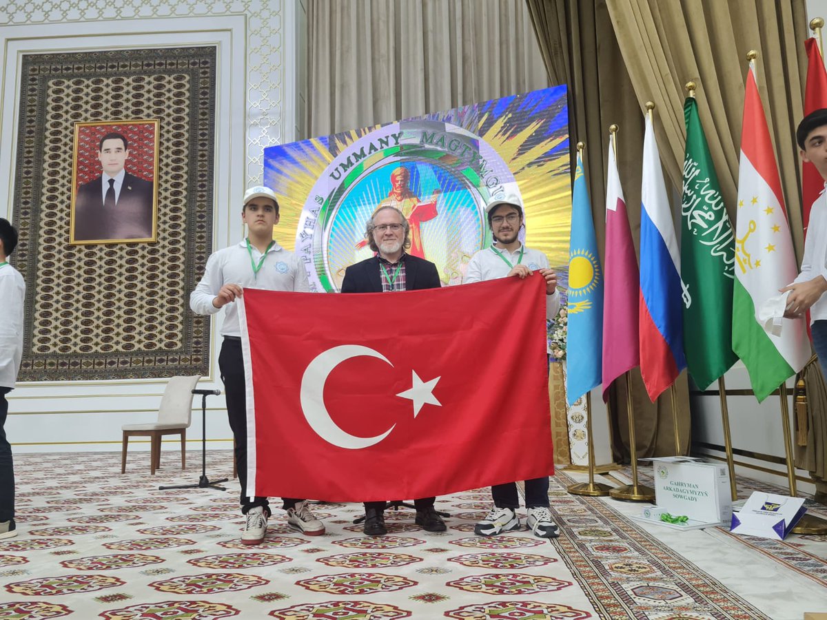 Türkmenistan'da 25-29 Mart tarihlerinde yapılan Uluslararası Matematik Olimpiyatları'nda ülkemizi temsilen seçilen okulumuz öğrencilerinden Alperen Inan ALTIN madalya, Ege Akgün GÜMÜŞ madalya aldı. @Tubitak_fenlise @ProfHasanMandal @OFUrsavas. @meb_ogm @twittedogan