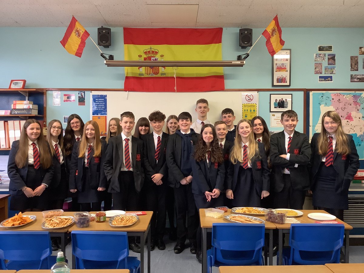 On Tuesday it was 10X’s turn to sample some Spanish food which they thoroughly enjoyed, even if it was early in the school day! 🥑 🫒 🍇 🧀 🇪🇸