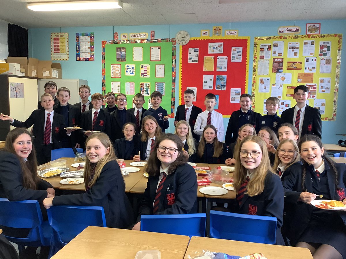 8D enjoyed sampling some Spanish food at the end of their 11 weeks of Spanish. Well done to all on your super test results and keep on practising the language! ¡Hasta pronto! 🇪🇸