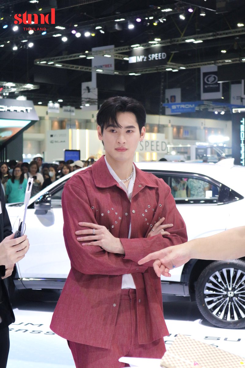 คุณสรุจมาเดินชมรถยนต์ เอาไปไว้รับชีวันรึป่าวน่าา 💕 #KAOxHondaThailand #number_9th #งุ้งงิ้งๆของนพเก้า