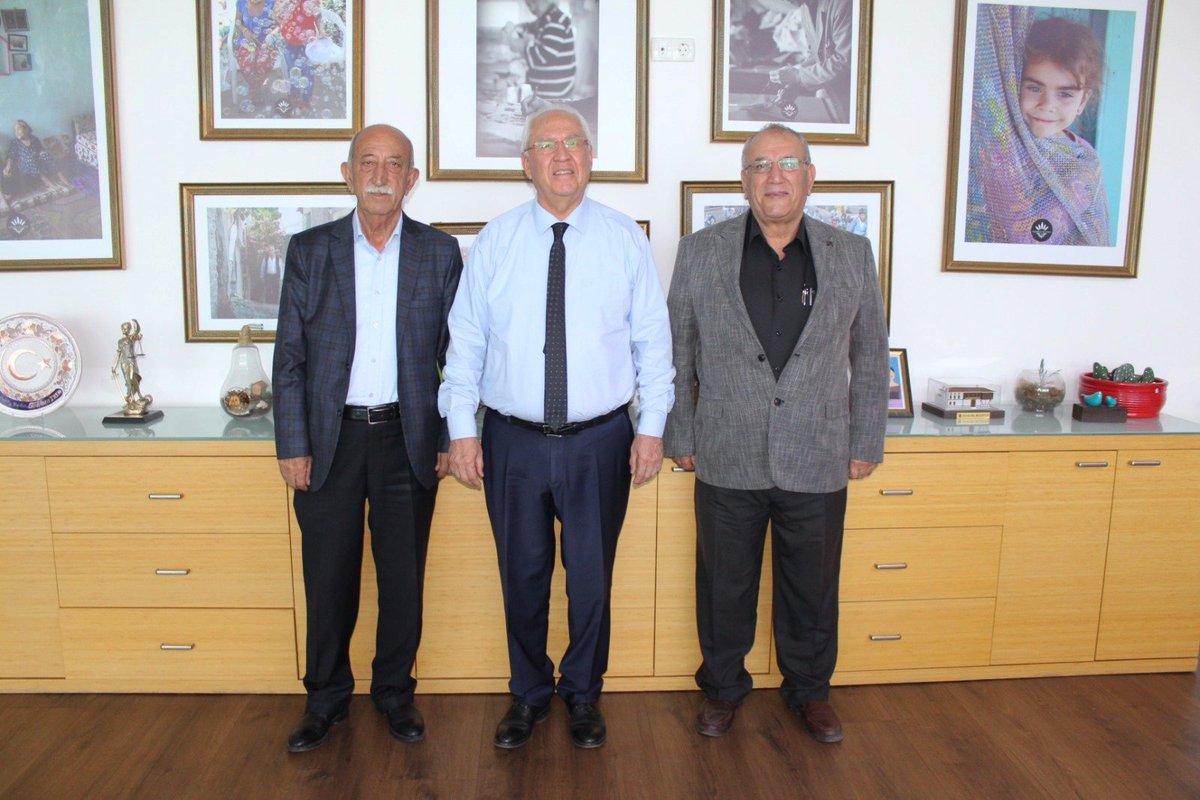 Karabağlar Belediye Meclisi üyelerimiz Baki Durmuş ve Mümtaz Rodos'a nazik ziyaretleri için teşekkür ederim.