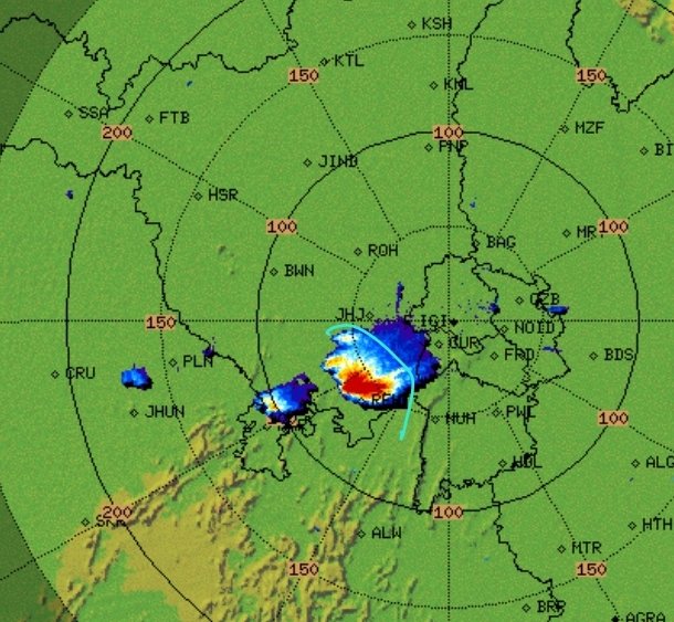 Intense spell of rain/ #Hailstorm is likely over parts of #Gurgaon, South #Delhi #Faridabad #Noida in next 1-2 hours. 
Strong wind gust up to 50-60km/h expected.
#DelhiRains