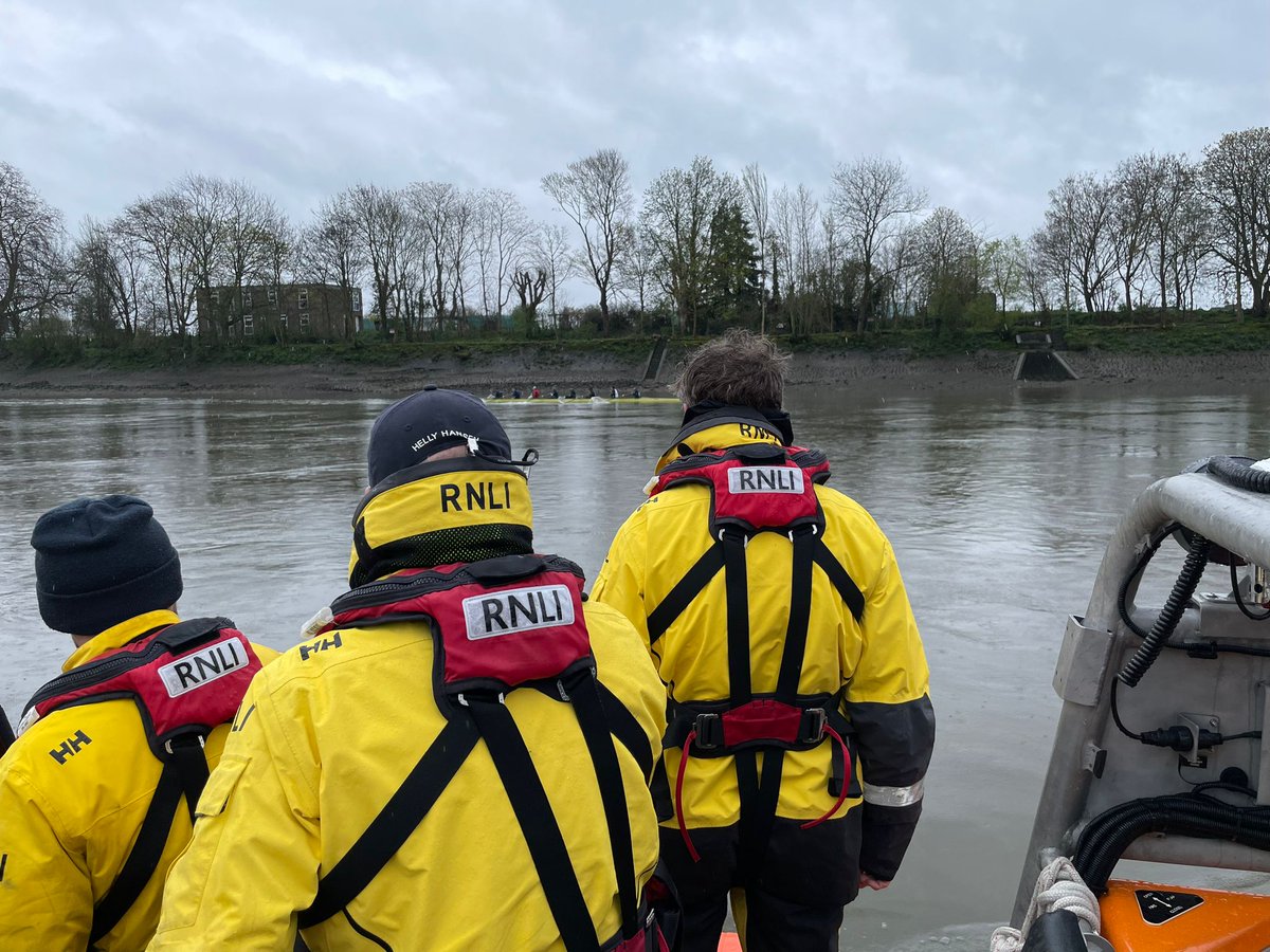 Over 250,000 people will line the @theboatraces course this weekend @RNLI will be patrolling & keeping people safe. In the UK 1 person drowns every 36hrs & drowning is in the top 10 causes of death for children. #havefun #RespectTheWater thank you @RNLI