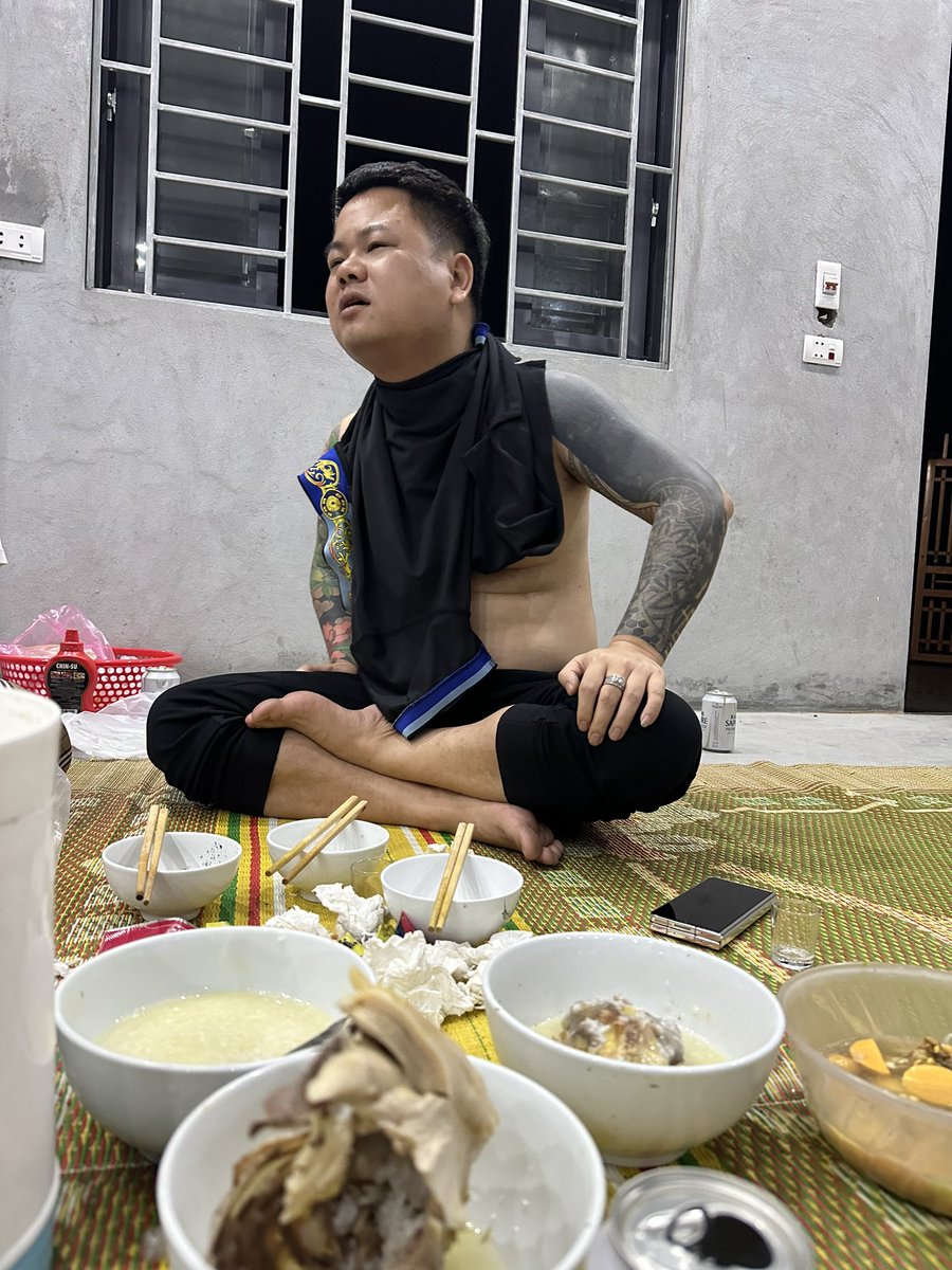 Ally Ray tweet media