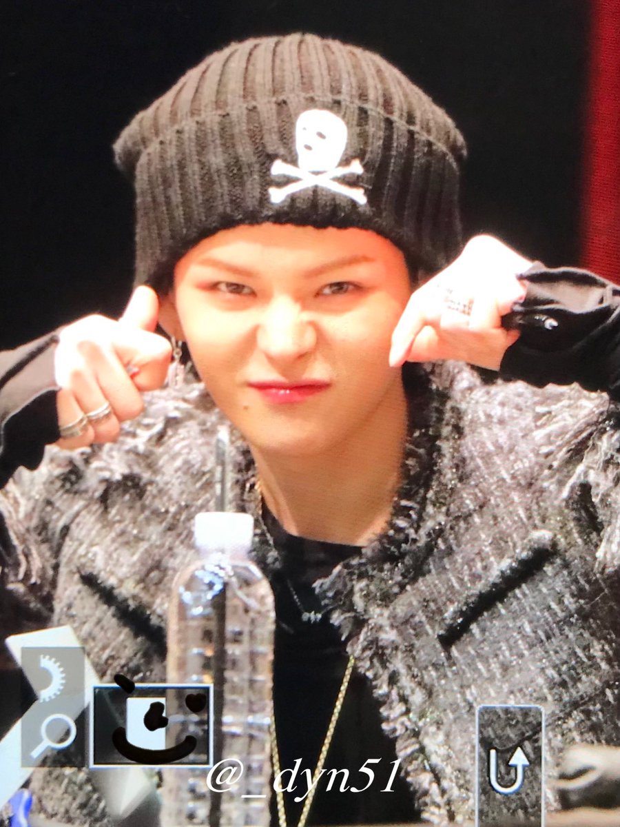 _dyn51's tweet photo. 240329 플로리스 대면팬싸

今日のよしくん( ^> ̫ < )b🖤⋆͛*͛

#TREASURE #트레저 
#YOSHI #요시 #ヨシ https://t.co/BFB8UTerk0
