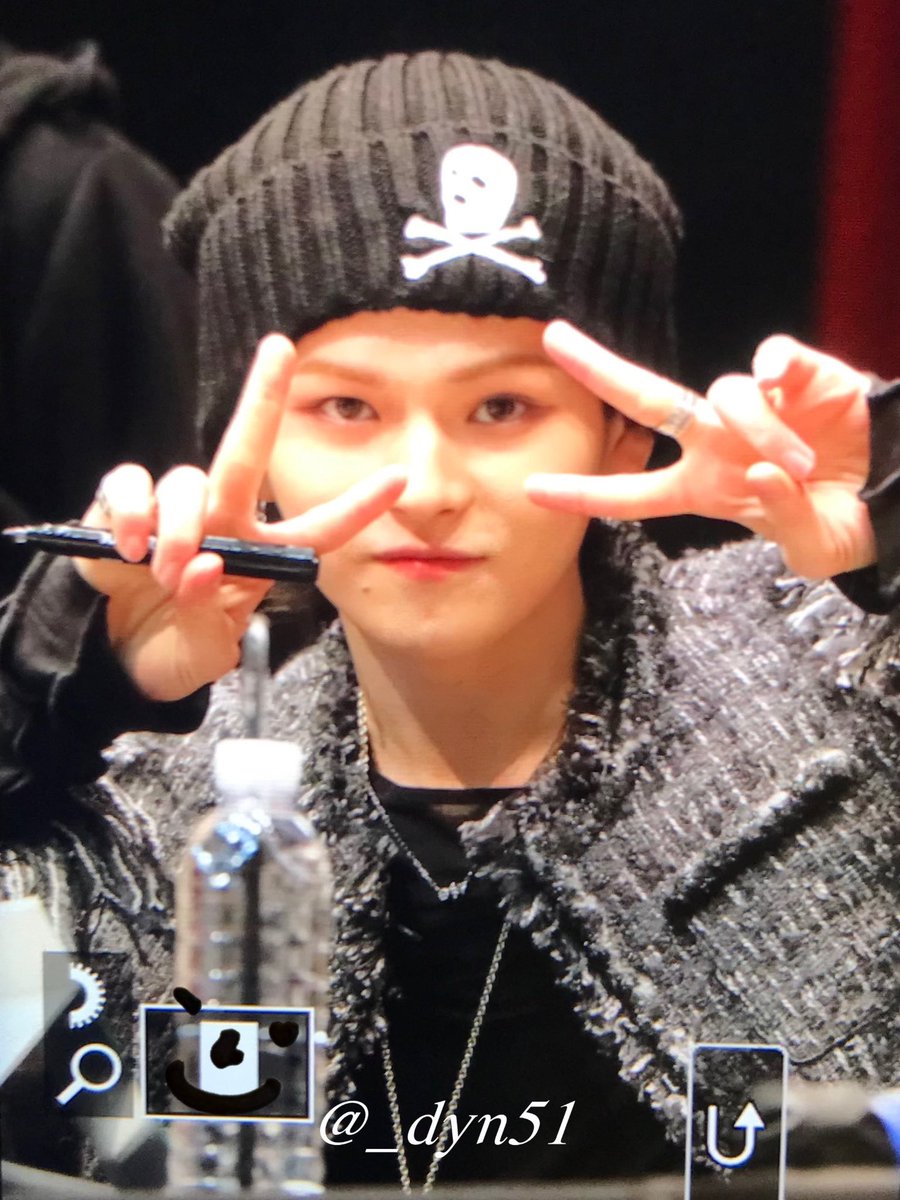 _dyn51's tweet photo. 240329 플로리스 대면팬싸

今日のよしくん( ^> ̫ < )b🖤⋆͛*͛

#TREASURE #트레저 
#YOSHI #요시 #ヨシ https://t.co/BFB8UTerk0