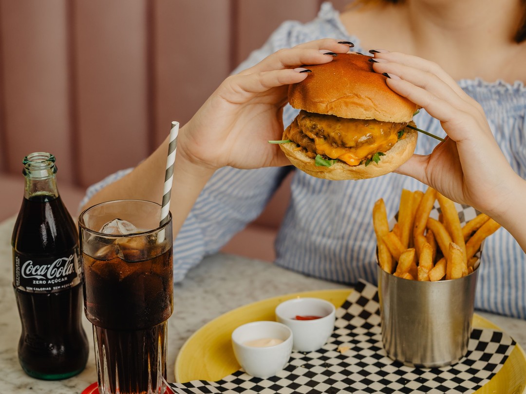 We can hear your belly rumbling 👀 Well... every Friday we have our famous Mag Burger on the menu as a special of the day! 🍔🤤 Join us! #themagnoliaescape #qdlresort #quintadolago