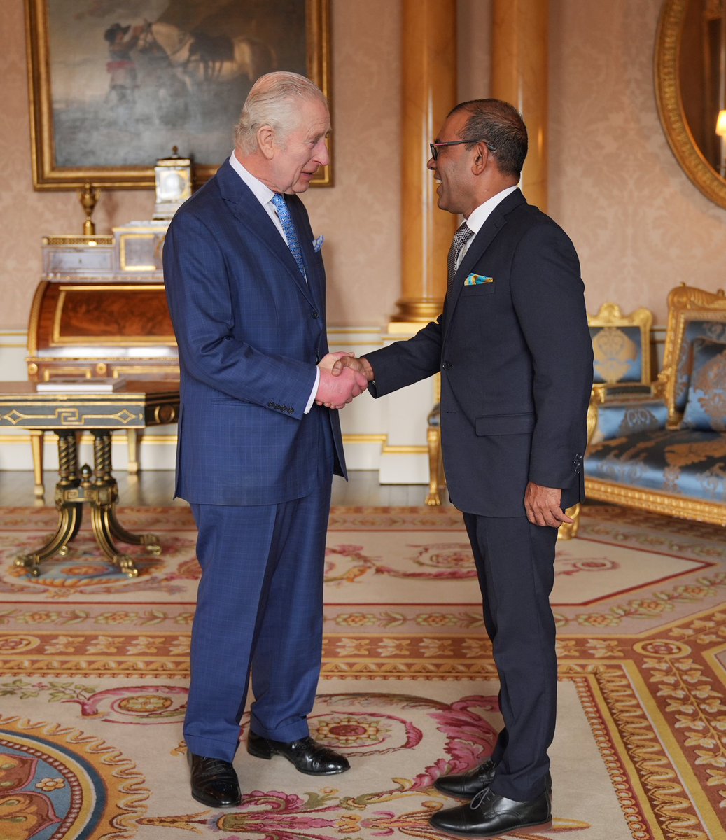 This week, The King held a number of Audiences at Buckingham Palace. 🌏 On Wednesday, His Majesty welcomed His Excellency Mohamed Nasheed, Secretary-General of the Climate Vulnerable Forum. The forum brings together 58 of the countries most threatened by climate change -…