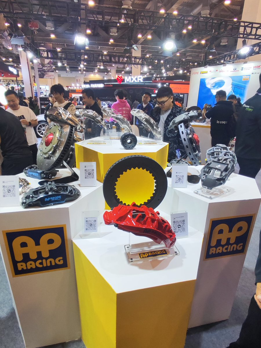 APRacingLtd's tweet photo. #apracing #skbt #show #brakes #clutches #ultimateperformance #bestofbritish #race2road (2 of 2) https://t.co/n9kbPqge2T