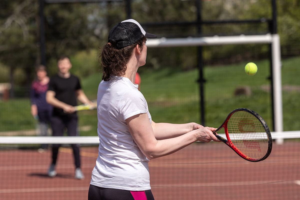 🎾 Tennis Activation 🎾 Midday, Saturday 6th April. Following the success of last year’s tennis activation event, Huntingdon Tennis Club will be back with sessions for adult beginners, mini tennis (4–9-year olds) & free play/family time. Book your spot 👉  eventbrite.co.uk/e/alconbury-we…