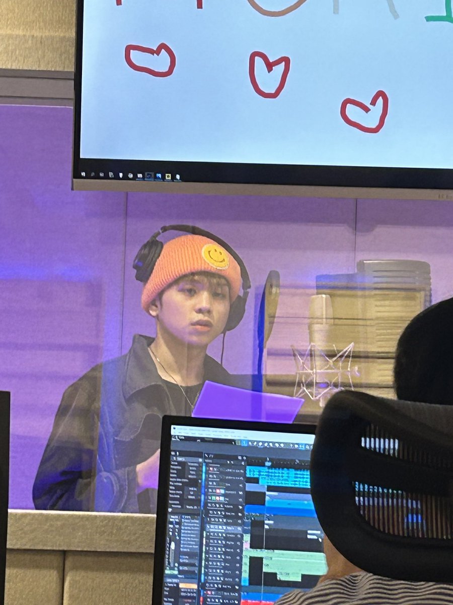 HORI7ON_twt's tweet photo. [🐼] HAPPY BIRTHDAY!!!!!!! Thank you for always trying your best for us. don’t be mad that I forgot your birthday cause I actually even forgot that it was already 2024 for 20 seconds last week ㅋㅋㅋㅋㅋ have fun love u hehe

#HORI7ON #호라이즌 #REYSTER #레이스터 https://t.co/mPn4RQ31t5