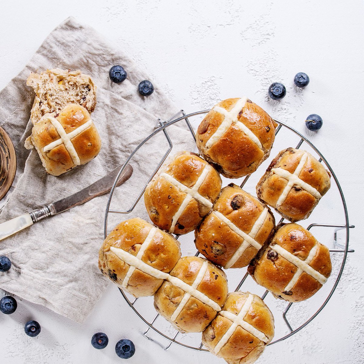 Good Friday calls for indulging in the timeless tradition of hot cross buns! Visit our farm shop and pick up a batch of these spiced treats and kickstart your Easter weekend on a sweet note. 🐰🌼 #GoodFriday #HotCrossBuns #EasterWeekend