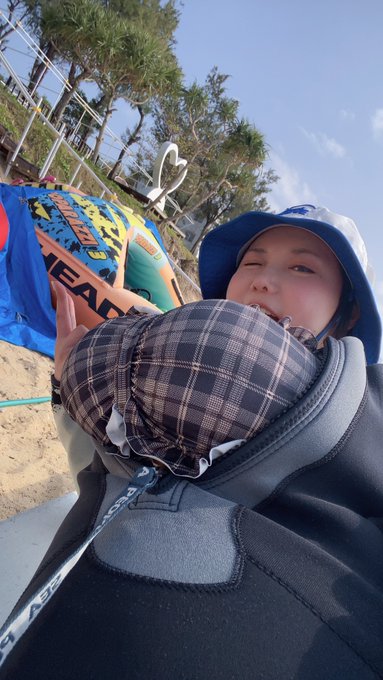 Everything will be daijoubu in wetsuit.  いえーい海！ https://t.co/KmGJpUM9k3
