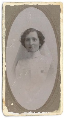 #OnThisDay 1915 Sister Alicia Kelly, from Mayo, enlisted in the Australian Army Nursing Service. She served in Egypt & France & was awarded a Military Medal for bravery under fire-during an air raid on the hospital, she wouldn't leave her patients' side. #Ireland #History #WW1
