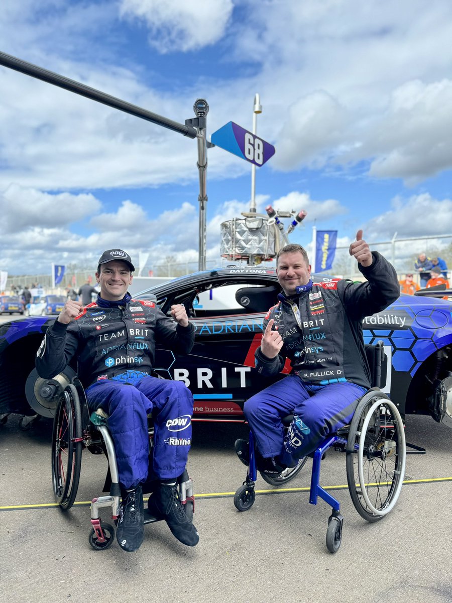 🏆P1!🏆 The BEST way to start the season!🤩 After a slight delay on our practice and qualifying session, @aaronmorganrace sent the McLaren flying around the track in true Team BRIT fashion and qualifying on top of their class! All eyes are on the race at 14:50!👀