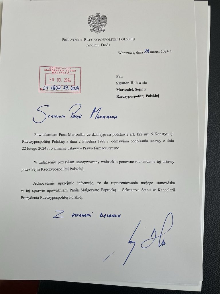 Szymon Hołownia tweet media