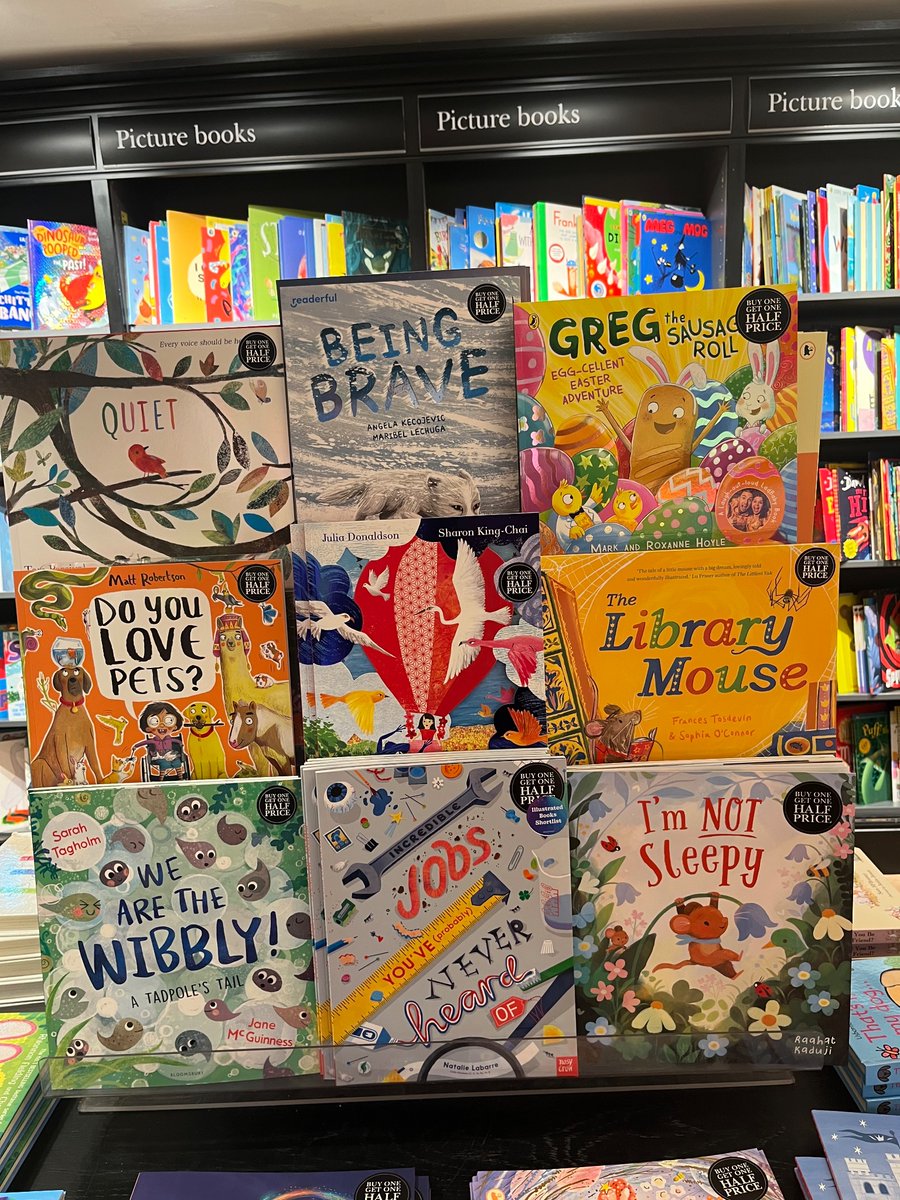 ajkecojevic's tweet image. Another spotting of snow fox Brave in @Waterstones Oxford - Exciting! @OUPPrimary #readerful #beingbrave 🥰