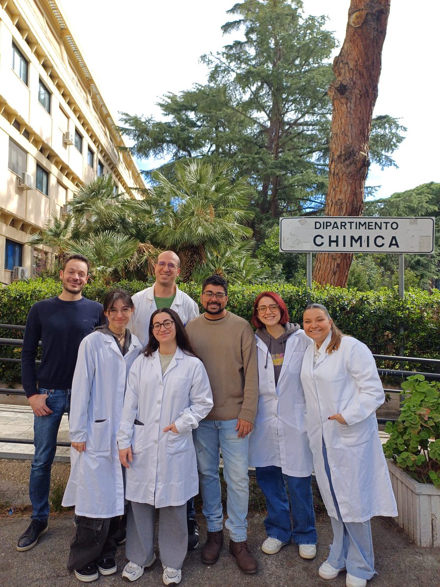Grattieri Lab (@grattierilab) on Twitter photo It has been a pleasure having students from the IISS Elena di Savoia 📚visiting the lab during this week to learn about microbial electrochemistry! 🥼⚡️we had a lot of fun! <a href="/DarioChem/">Dario Lacalamita</a> <a href="/JeffbioEchem/">Jefferson Franco</a> It has been a pleasure having students from the IISS Elena di Savoia 📚visiting the lab during this week to learn about microbial electrochemistry! 🥼⚡️we had a lot of fun! <a href="/DarioChem/">Dario Lacalamita</a> <a href="/JeffbioEchem/">Jefferson Franco</a>