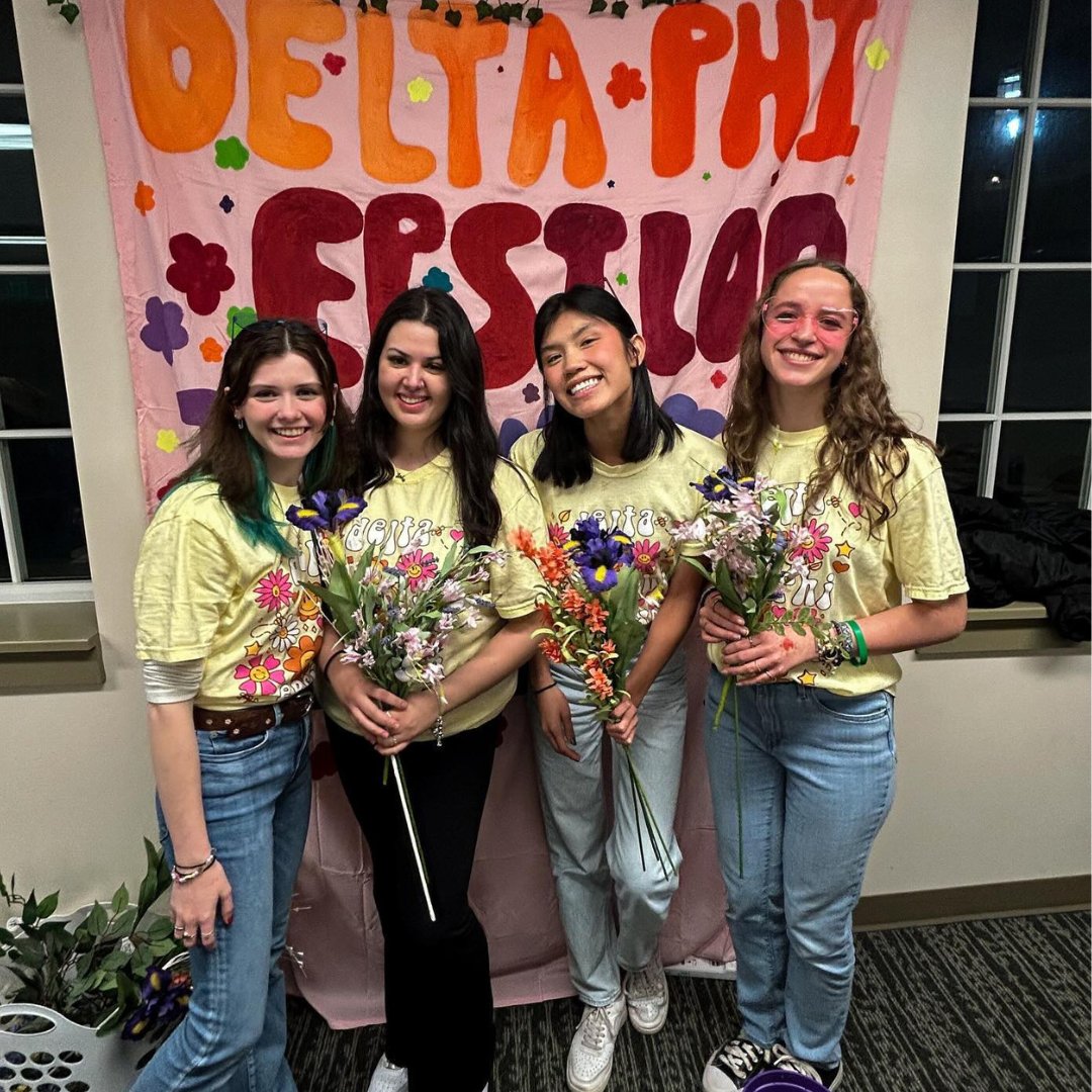 DPhiEIHQ's tweet photo. We LOVE celebrating our new members!! ✨💐🌱

📸: @dphieung

#DPhiE #DPhieSisters #DeltaPhiEpsilon #Sisterhood #UNG #UniversityofNorthGeorgia https://t.co/FGmb2fwnMt